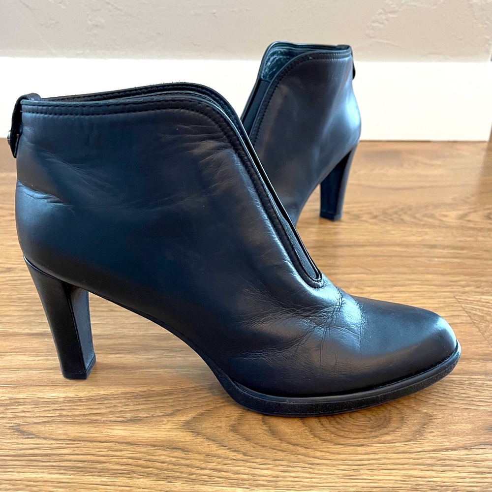 Stewart Weitzman black narrow boots booties leather mint